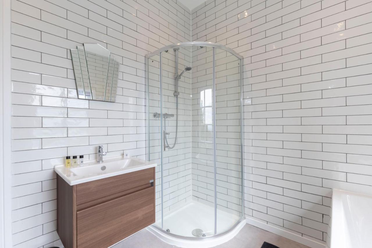 Vaughan Lodge Elegant 2-Bed Duplex With Views Near Malvern Hills Malvern Wells Bagian luar foto