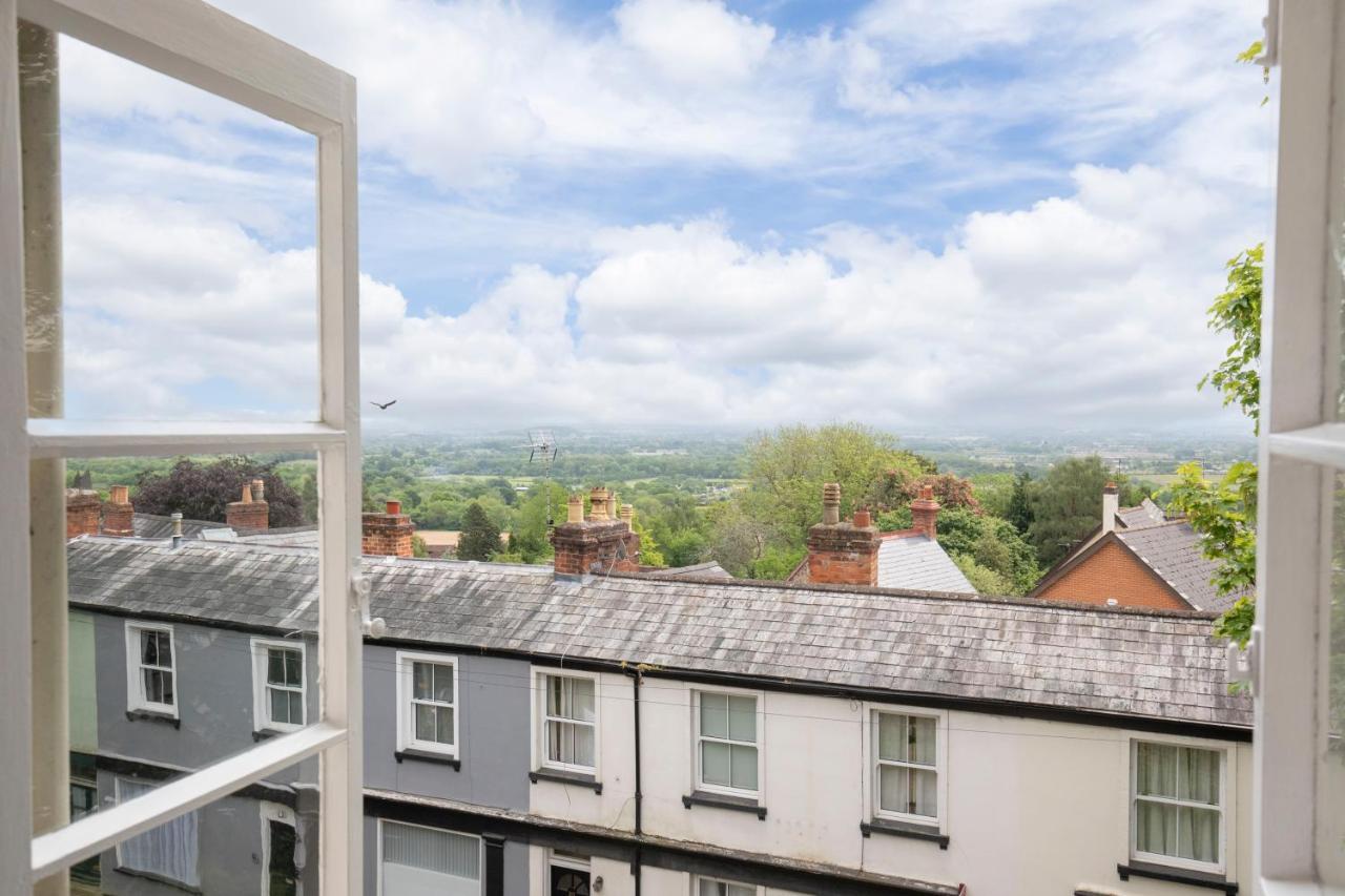 Vaughan Lodge Elegant 2-Bed Duplex With Views Near Malvern Hills Malvern Wells Bagian luar foto