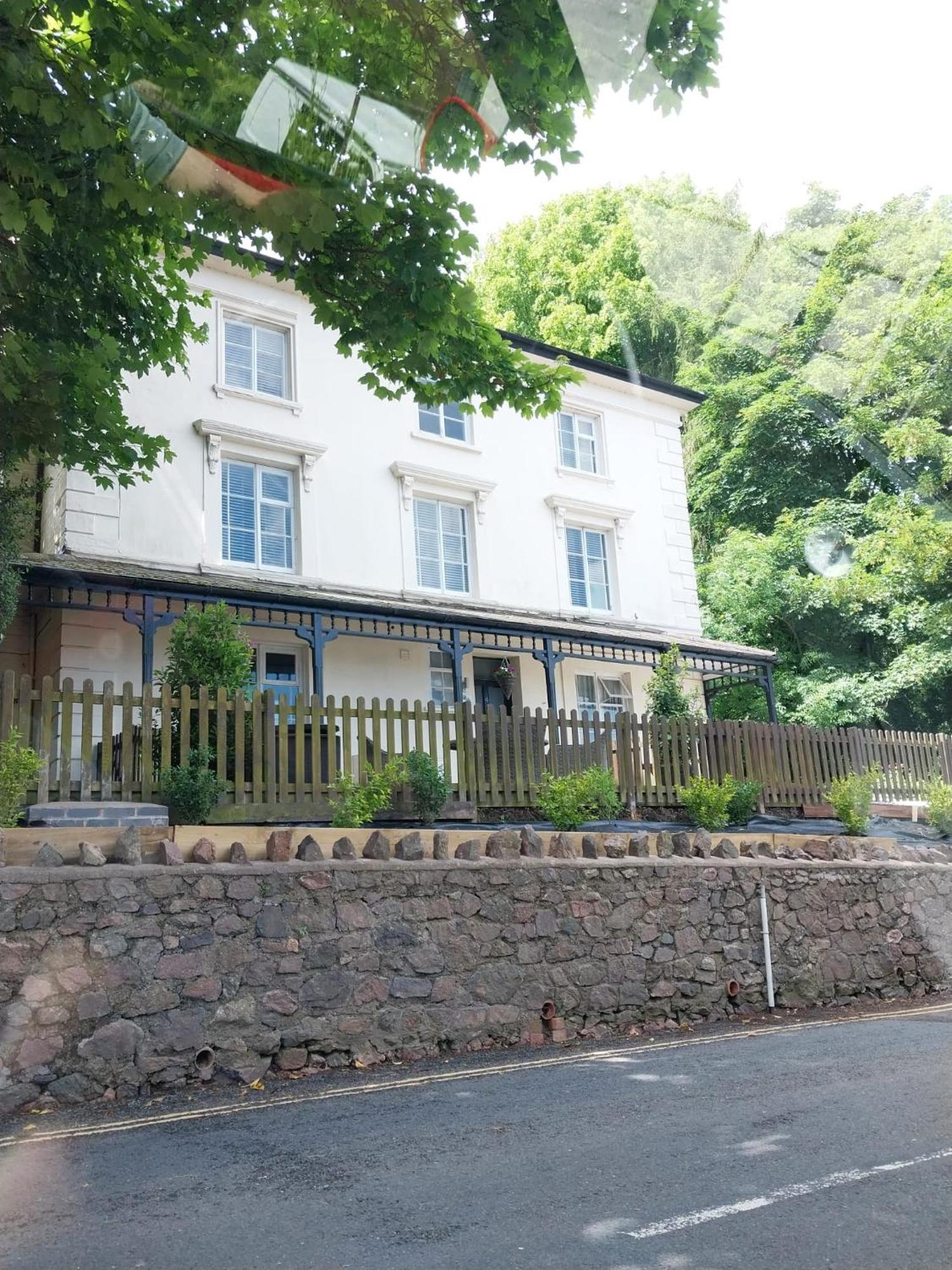 Vaughan Lodge Elegant 2-Bed Duplex With Views Near Malvern Hills Malvern Wells Bagian luar foto